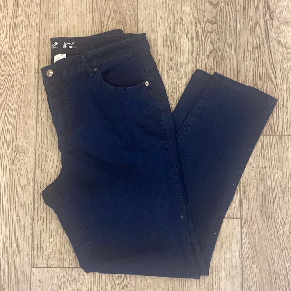 Jacqueline Smith, Spencer skinny jeans